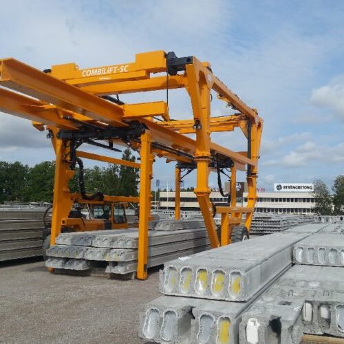 Grapple-Arms-for-Flat-Rack-Containers-750x500